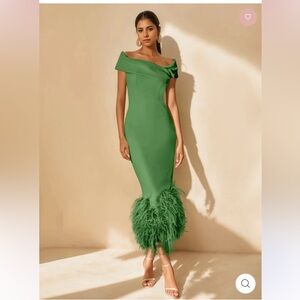 SOLD XXXX
Elegant One-Shoulder Green Feather-Hem Dress